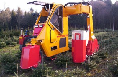 Ýmiss konar vélbúnaður er fáanlegur til akurræktunar jólatrjáa. Mynd af vef Damcon, www.damcon.nl.