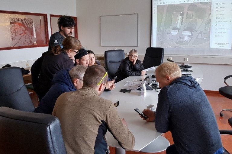 Mikill akkur er í því bæði fyrir skógarbændur og fyrir skráningu alls skóglendis á Íslandi<br />
að gróðursetningar séu skráðar jafnóðum á korti.