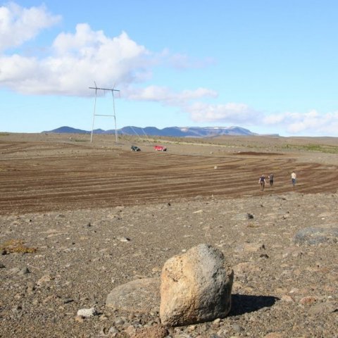 Yfirlitsmynd af svæðinu. Lambafjöll í baksýn og ný Kröflulína 4. Ljósmynd: Pétur Halldórsson