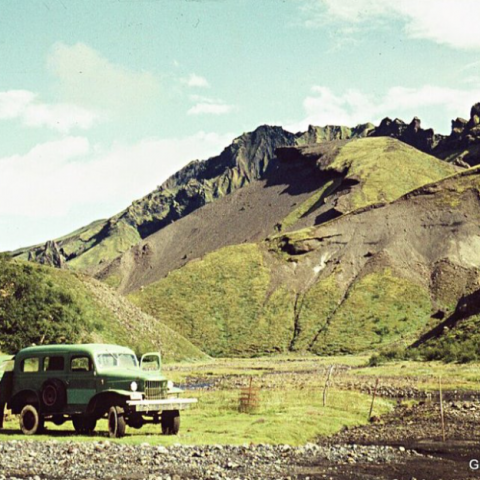 Skógræktin stóð fyrir útihátíðum í Þórsmörk í fjáröflunarskyni. Margir muna eflaust eftir fjörinu sem var þar. Mynd: Garðar Jónsson 1962