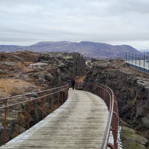 Gólfið sem lagt var 2012 er orðið slitið og komið að endurnýjun. Ljósmynd: Þjóðgarðurinn á Þingvöllum