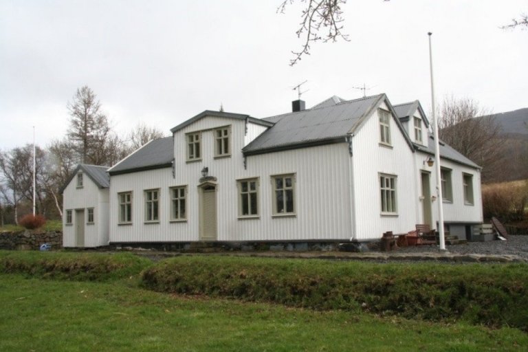 Gamli bærinn Hallormsstað í maí 2012