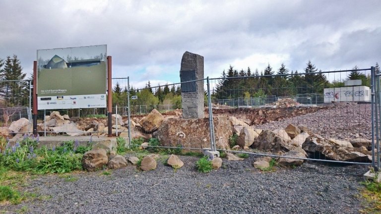 Svona leit byggingarsvæði ásatrúarhofsins í Öskjuhlíð í Reykjavík út nýlega þegar skogur.is átti leið þar um.