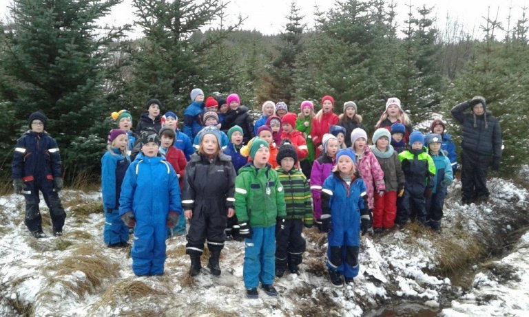 Jólalögin sungin að verki loknu.