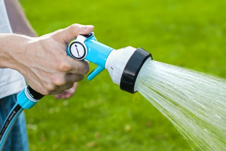 Góður búnaður til vökvunar er mikilvægur svo að vel takist til.