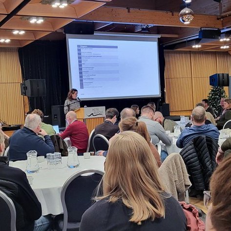 Svandís Svavarsdóttir matvælaráðherra flutti ávarp í upphafi fundar og blés fundarfólki anda í brjóst. Ljósmynd: Hreinn Óskarsson