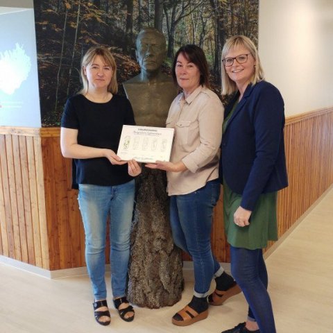 Aðalheiður og Vala ásamt Ásdísi Helgu Bjarnadóttur frá Umhverfisstofnun. Ljósmynd: Björg Björnsdóttir