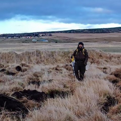 Trausti skógarvörður í „fullum herklæðum“. Ljósmynd: Valgerður Erlingsdóttir