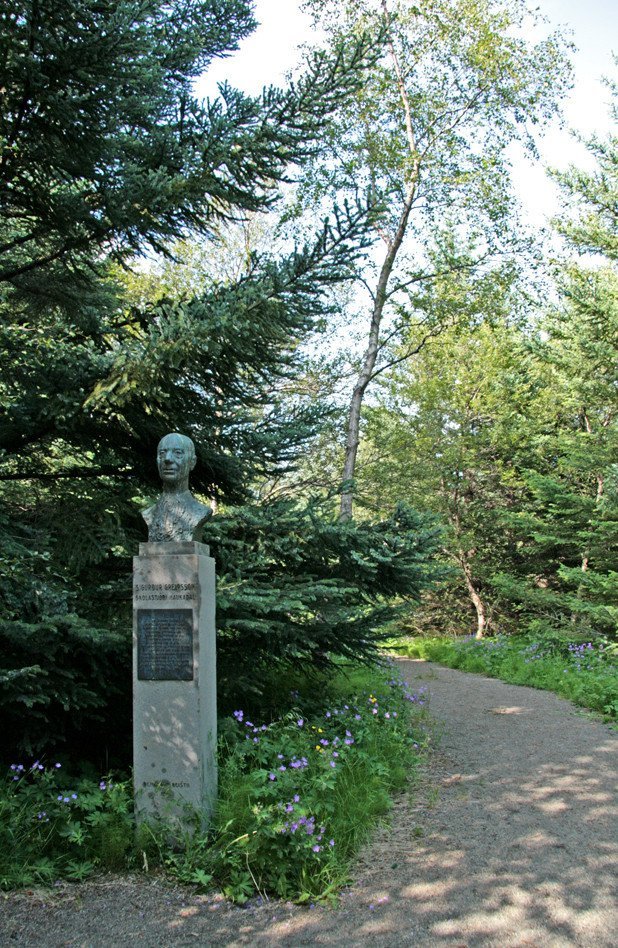 Minnisvarði í Haukadalsskógi