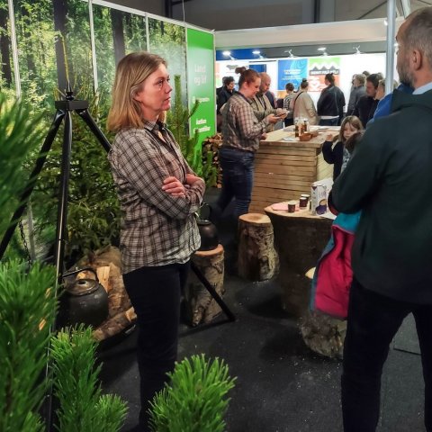 Hrefna, Helena Marta og Jón Þór í bás Skógræktarinnar.  Ljósmynd: Pétur Halldórsson