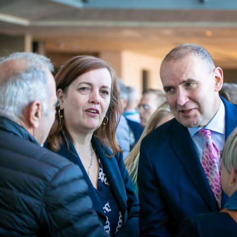 Svandís matvælaráðherra og Guðni forseti við opnun sýningarinnar.  Ljósmynd: Pétur Halldórsson