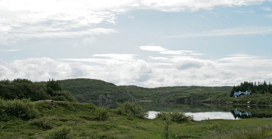 Við Hreðavatn.