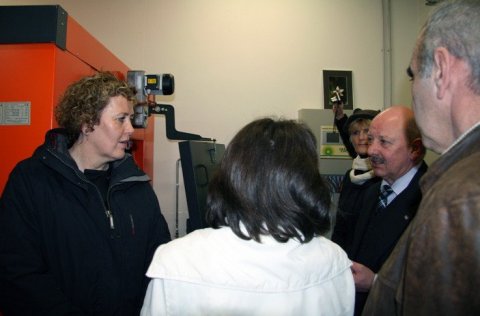 Gestir skoða kyndistöðina