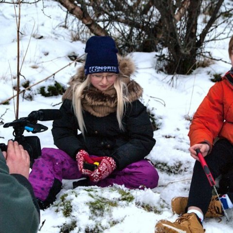 Sagt frá af innlifun. Ljósmynd: Ólafur Oddsson