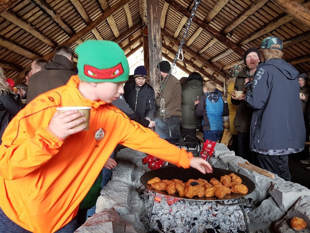 Grillað í eldaskálanum