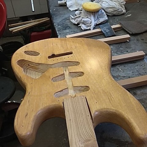 Hálsinn mátaður við