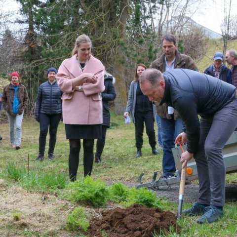 Guðmundur Ingi er þaulvanur ræktunarstörfum. Ljósmynd: Pétur Halldórsson