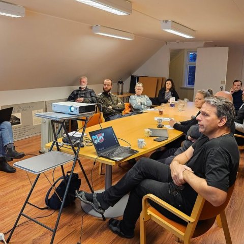 Brynjar Skúlason flytur erindi sitt á fundinum. Ljósmynd: Pétur Halldórsson