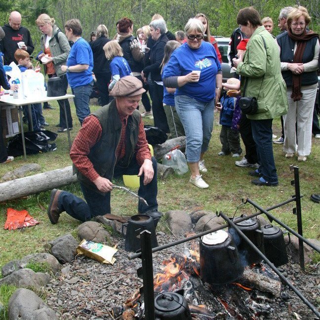 Boðið var upp á hið eina sanna ketilkaffi í skóginum.