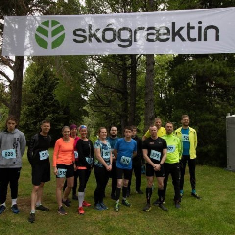 Hlauparar tilbúnir  við rásmarkið.  Ljósmynd: Anna Birna Jakobsdóttir