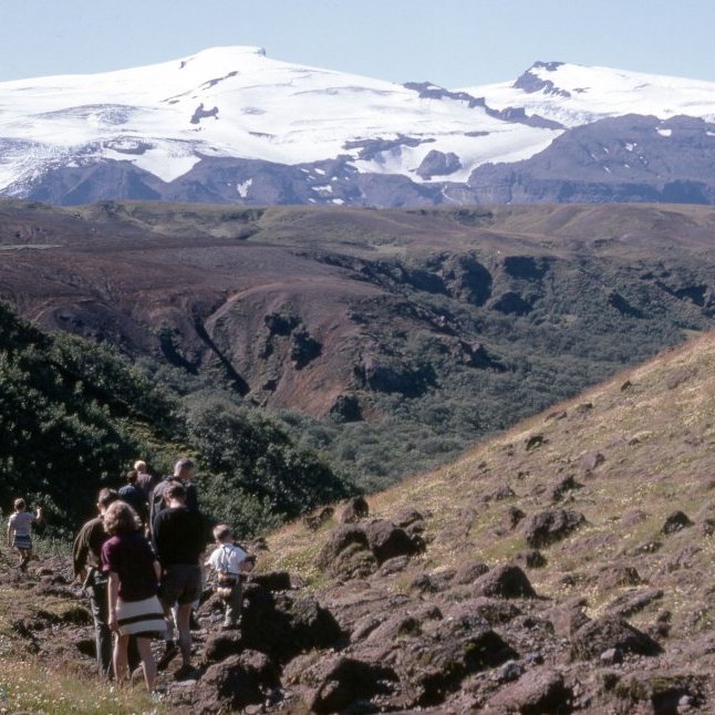 Úr Húsadal á Þórsmörk, séð til Eyjafjallajökuls upp úr miðri 20. öld. Ljósmynd: Einar Þ. Guðjohnsen
