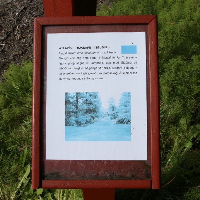 Lýsing á einni gönguleiðinni. Ljósmynd: Pétur Halldórsson