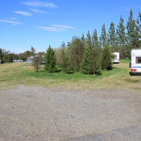  Auðvelt er að komast að með vagna og húsbíla í Höfðavík og nóg af rafmagnstengjum. Ljósmynd: Pétur Halldórsson