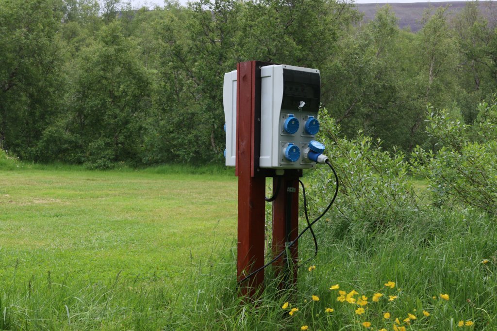 Rafmagnstengingar eru á tjaldsvæðunum. Ljósmynd: Pétur Halldórsson