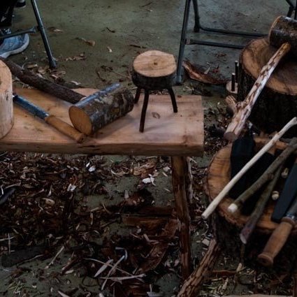 Húsgagnanámskeiðin sem haldin eru í samvinnu við Landbúnaðarháskólann eru orðin sígild og njóta alltaf vinsælda.. Ljósmynd: Ólafur Oddsson