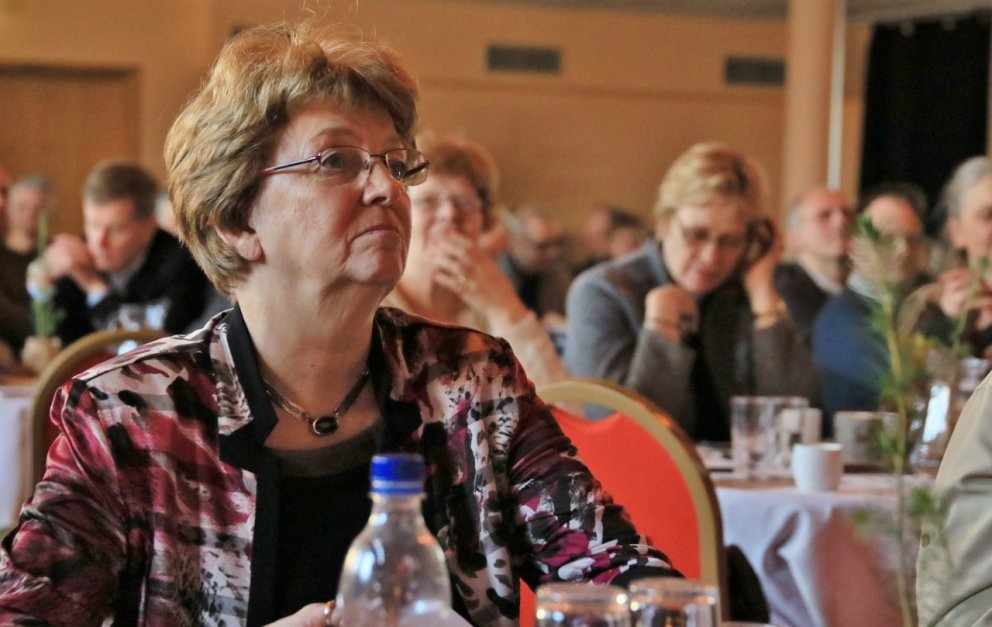 Sigrún Magnúsdóttir, umhverfis- og auðlindaráðherra, hlýðir á erindi um skógræktarmál í Valaskjálf.