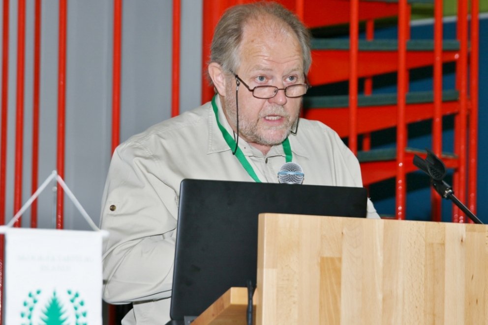 Skógræktarstjóri benti m.a. á það í ávarpi sínu að skógrækt kæmi vel til greina sem ein lausnin á að…