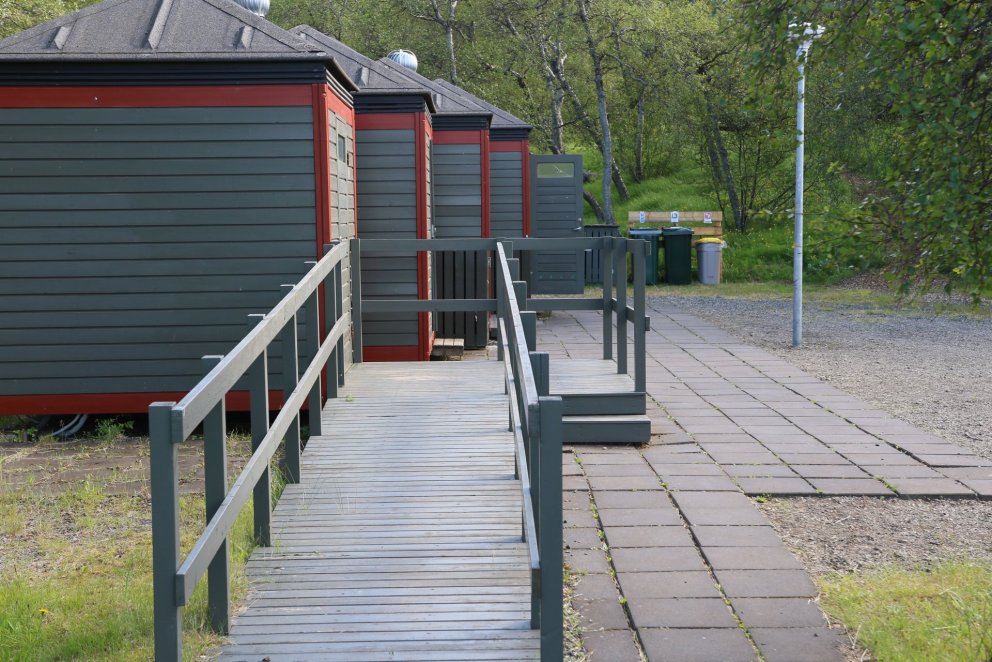 Vel er hugað að aðgengismálum þegar settar eru upp snyrtingar í þjóðskógunum og smám saman batnar að…