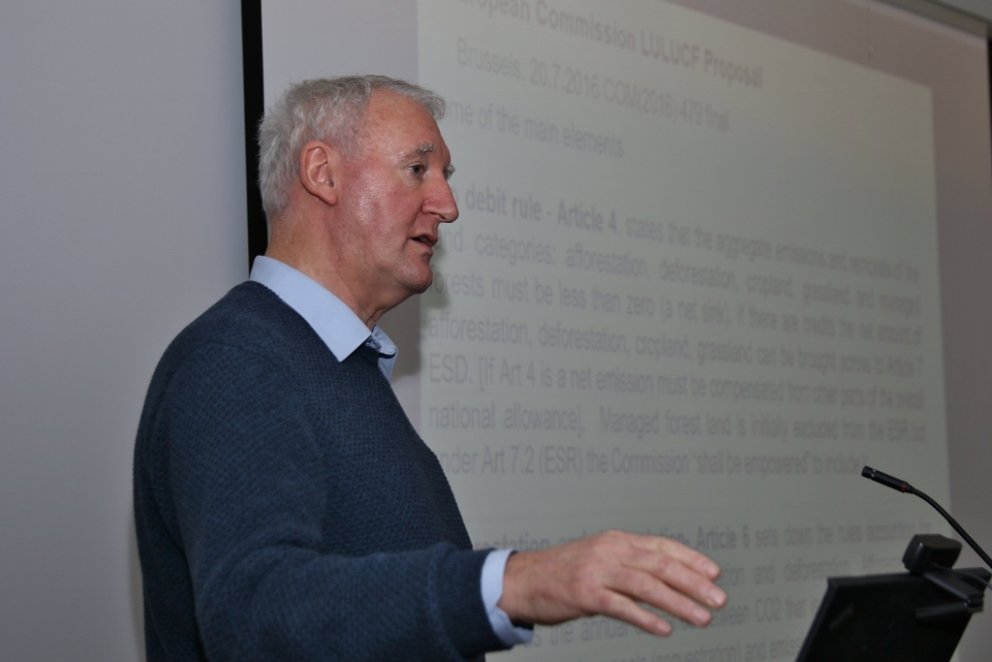 Eugene Hendrick hefur verið einn aðalsamningamaður Íra um loftslagsmál gagnvart Evrópusambandinu. Ír…