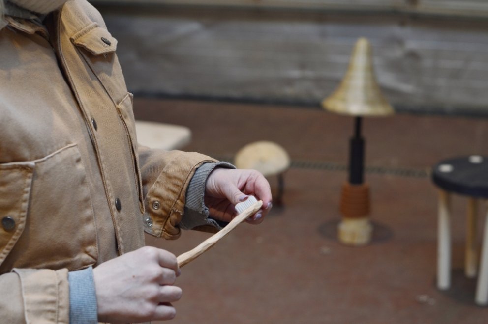 Tannbursti úr íslenskum viði vakti athygli.