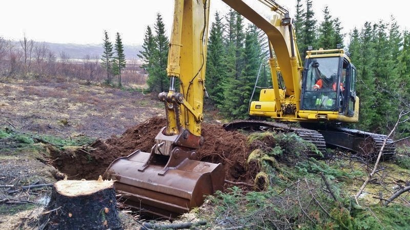 Jarðvinnslan var boðin út og hlaut Suðurtak á Brjánsstöðum í Grímnesi verkið sem þegar er hafið.