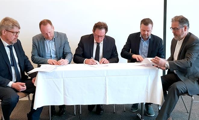 Aðalsteinn Sigurgeirsson, fagmálastjóri Skógræktarinnar, Guðmundur Ingi Guðbrandsson umhverfis- og a…