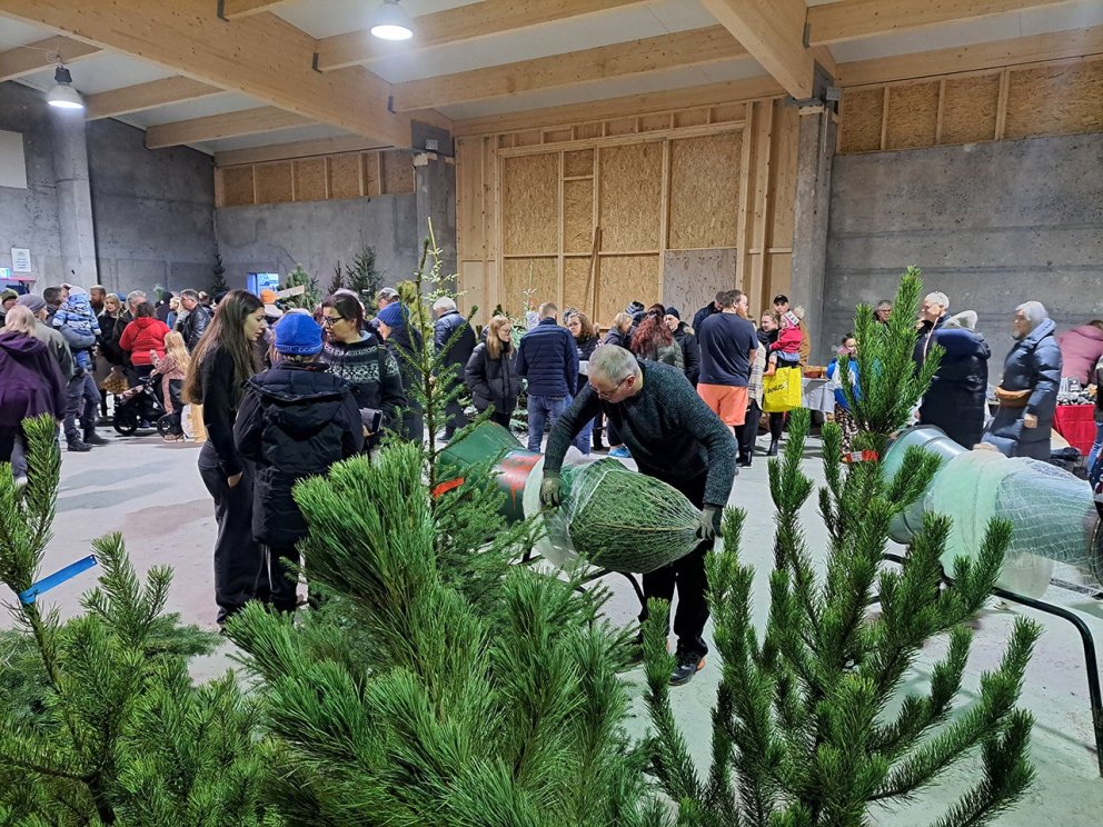 Talið er að yfir 3.000 hafi sótt Jólaköttinn í þetta sextánda sinn sem markaðurinn er haldinn. Ljósm…