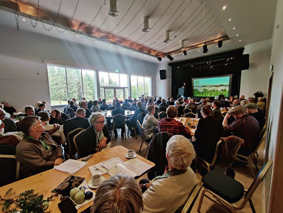 Frá upphafi aðalfundar Skógræktarfélags Íslands 2022. Formaður félagsins, Jónatan Garðarsson, í ræðu…