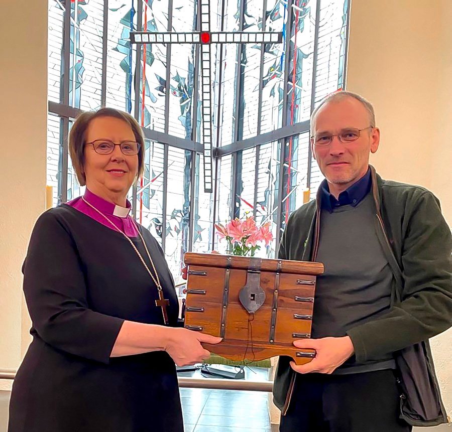 Agnes M. Sigurðardóttir biskup og Hreinn Óskarsson, sviðstjóri þjóðskóganna hjá Skógræktinni. Ljós…