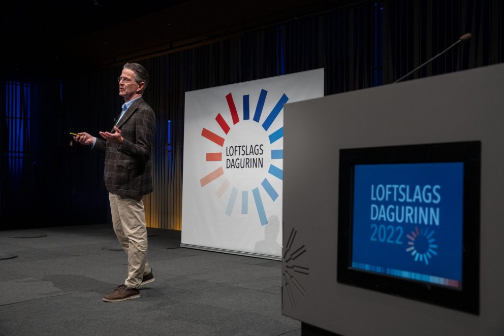 Arnór Snorrason, deildarstjóri loftslagsdeildar rannsóknasviðs Skógræktarinnar, talar á Loftslagsdeg…