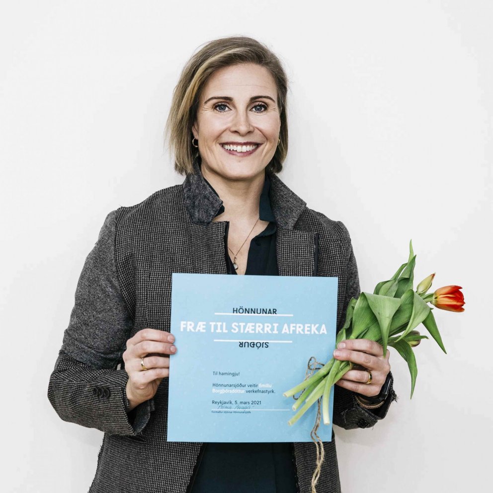 Emilía Bergþórsdóttir eftir afhendingu styrksins 5. mars. Spennandi verður að sjá verðlunagripina se…