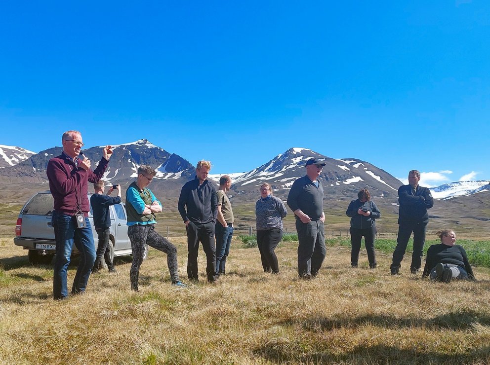Gauti Halldórsson, bóndi í Engihlíð, segir frá landgræðslu og hugmyndum um beitarskógrækt. Ljósmynd:…