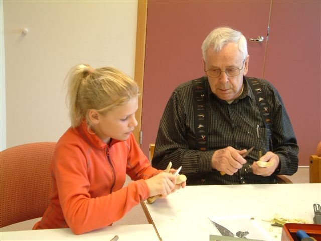 Kynslóðir tálga saman