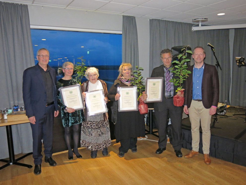 Á hátíðarsamkomu aðalfundar Skógræktarfélags Íslands á Hellu voru fjórir félagar í Skógræktarfélagi …