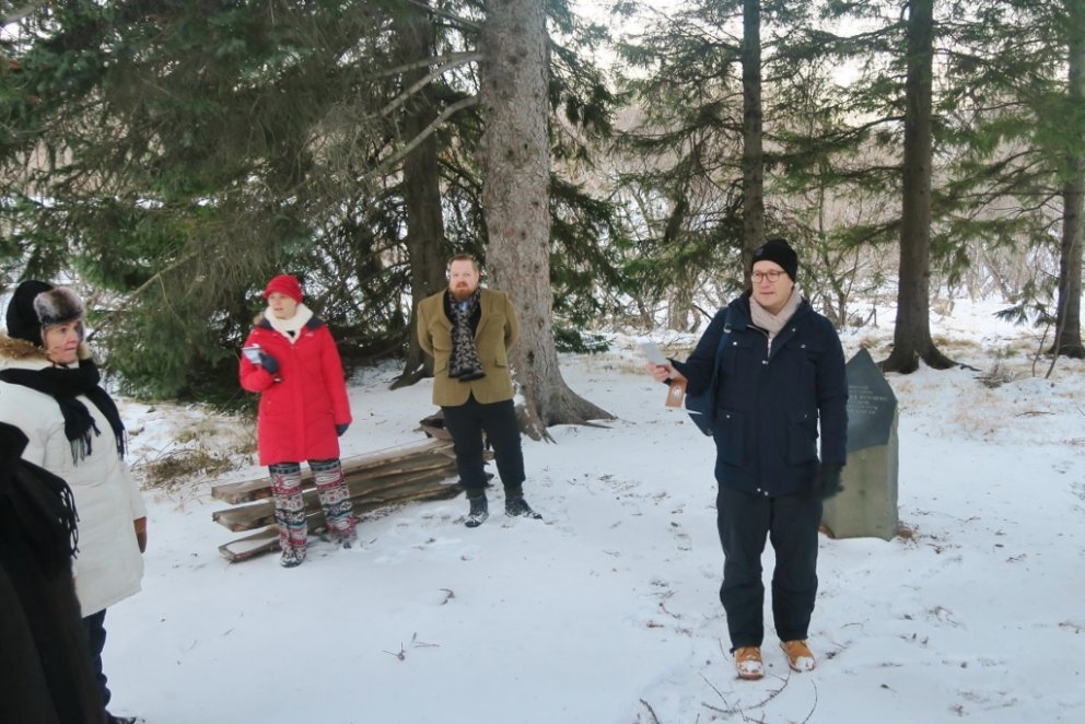 Andri Snær Magnason fer með ljóð í Trjásafninu á Hallormsstað. Með honum voru Stefán Bogi Sveinsson …