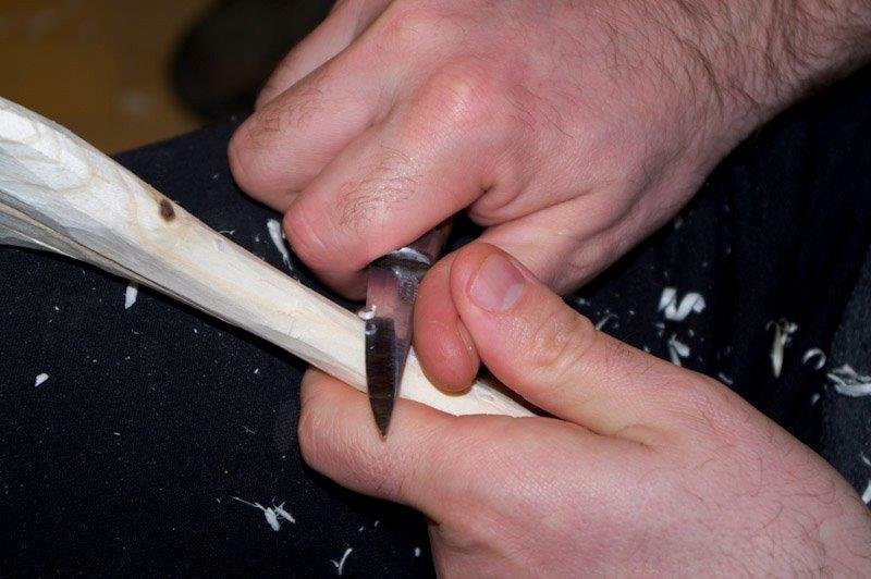 Að tálga göngustafi og fleira