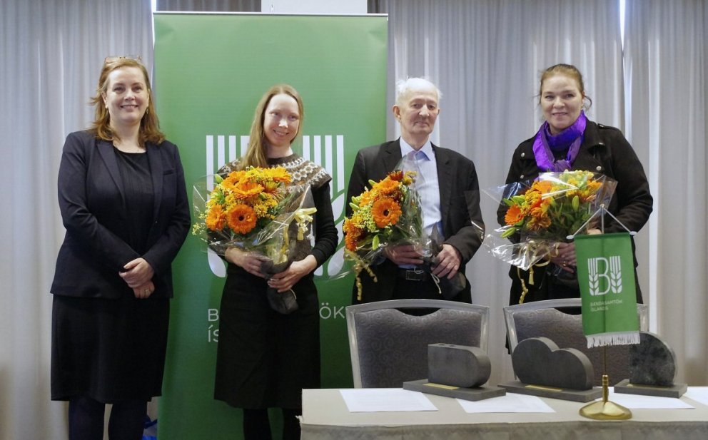 Frá afhendingu Landbúnaðarverðlauna 2022, talið frá vinstri: Svandís Svavarsdóttir matvælaráðherra, …