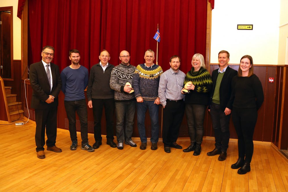 Verðlaunahafar ásamt starfsmönnum Landgræðslunnar. F.v. Árni  Bragason landgræðslustjóri, Þór Káraso…