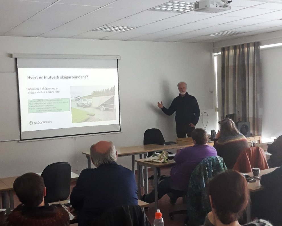 Frá námskeiðinu Loftslagsvænni landbúnaður á Selfossi. Hallur Björgvinsson, skógræktarráðgjafi hjá S…