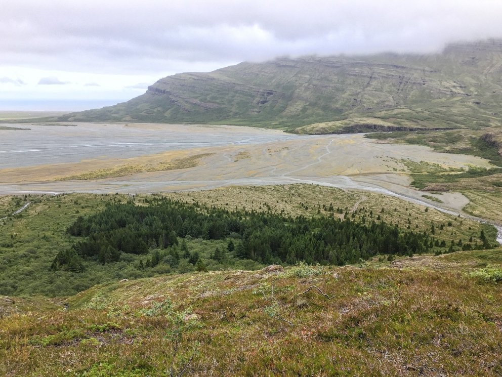 Mynd 1. Steinadalur. Myndin er tekin frá hlíðum Staðarfjalls, séð í suðvestur